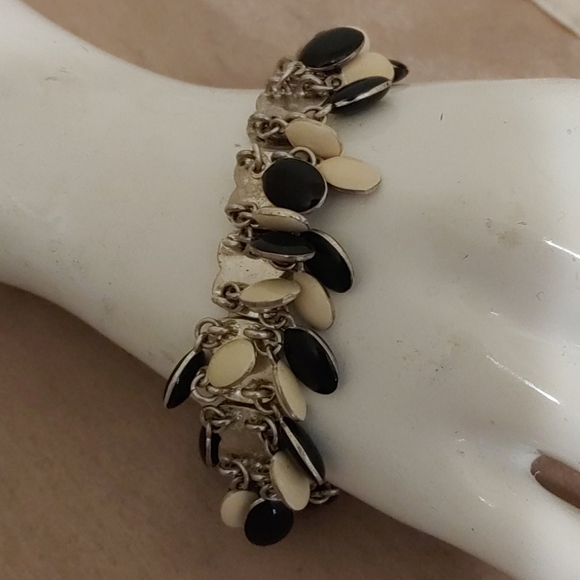 Vintage Bracelet! - Picture 5 of 7